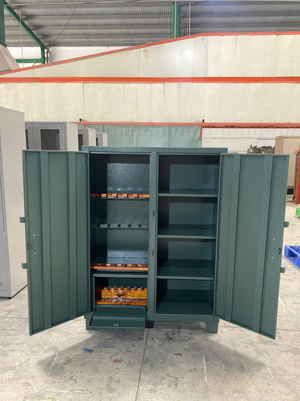 tủ súng SSCD mẫu mới 2026 tủ súng SSCD cho cấp xã phường, tủ sắt để công cụ hỗ trợ mẫu mới